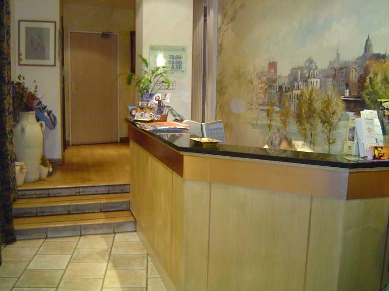 Grand Hotel Du Calvados Paris Interior foto